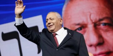 Γκάντι Άιζενκοτ: Ο στρατηγός που έχασε τον γιο του στη Γάζα και θέλει να τελειώσει την εποχή Νετανιάχου