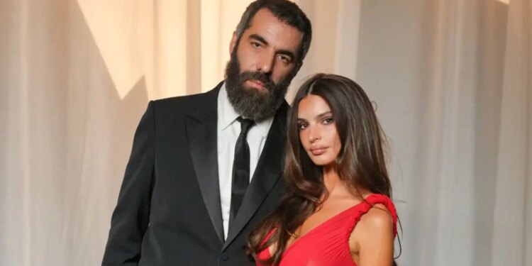 Ρομέν Γαβράς και Έμιλι Ραταϊκόφσκι στο Academy Museum Gala