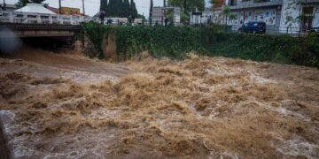 Η κακοκαιρία σφυροκοπά Εύβοια, Σποράδες και Ρόδο: Τι μεταδίδουν οι ρεπόρτερ του ΕΡΤnews και η πρόγνωση για τις επόμενες ώρες - ertnews.gr