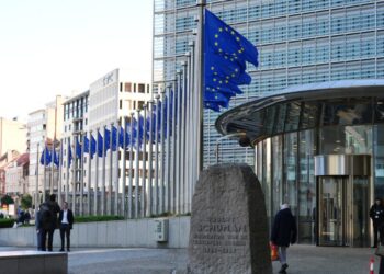 Συνοχή, νέοι πόροι και «επιστροφές»: Γι’ αυτά θα δοθεί η μάχη για το νέο ΠΔΠ