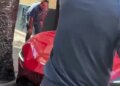 Σεβίλλη: Ferrari «σφήνωσε» στα πλακόστρωτα σοκάκια της παλιάς πόλης - Βίντεο