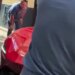 Σεβίλλη: Ferrari «σφήνωσε» στα πλακόστρωτα σοκάκια της παλιάς πόλης - Βίντεο