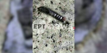 Έκρηξη στον Κολωνό: Αποκλειστικές φωτογραφίες από τα υπολείμματα του μηχανισμού – Τι ερευνούν οι αρχές