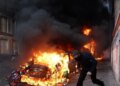 Χάος και στο Παρίσι: Επεισόδια, λεηλασίες σπασμένες βιτρίνες και δακρυγόνα στις διαδηλώσεις