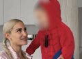 Η Ιωάννα Τούνη έντυσε τον γιο της Spiderman για το Χάλογουιν: «Μπορεί να μην είχαμε στο χωριό μου αλλά γιορτάζουμε»