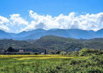Καιρός: Ανατροπή από την Κυριακή με βροχές και καταιγίδες, πού θα επιμείνει η ζέστη – Πρόγνωση από την Όλγα Παπαβγούλη
