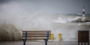 Κακοκαιρία έως την Πέμπτη με ισχυρές βροχές και καταιγίδες: Ποιες περιοχές βρίσκονται στο επίκεντρο – Πρόγνωση από την Όλ. Παπαβγούλη