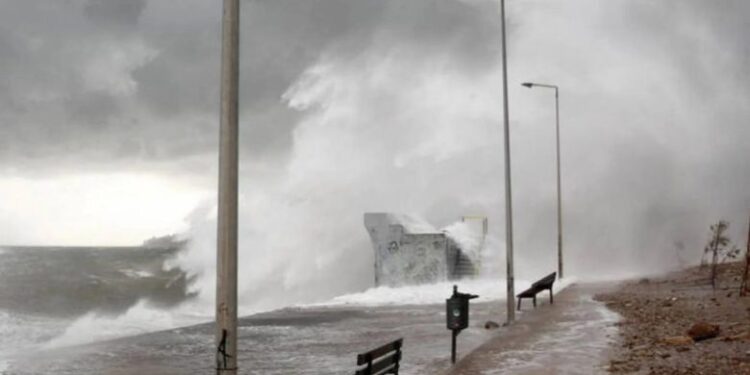 Καιρός: Ισχυρές καταιγίδες και άνεμοι 10 μποφόρ σαρώνουν τη χώρα – Πού θα χτυπήσουν τα έντονα φαινόμενα τις επόμενες ώρες