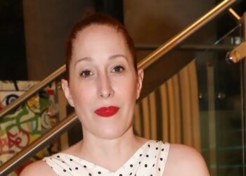 Κόρα Καρβούνη: Βάζω κρέμες αλλά δεν έχω κάνει κάτι επεμβατικό, θέλω να με δω να γερνάω