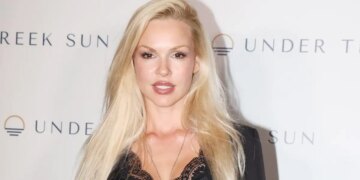 Βίκυ Κάβουρα: «Είναι δύσκολα τα πρώτα χρόνια με το παιδί ειδικά όταν δεν έχεις βοήθεια»