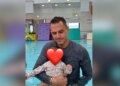 Ο Παναγιώτης Κουτσουμπής πήγε για baby swimming με την κόρη του, Ξένια