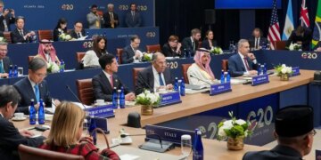 G20: Οι Ευρωπαίοι «γύρισαν» την πλάτη στον Λαβρόφ – Αρνήθηκαν να βγάλουν μαζί του την οικογενειακή φωτογραφία