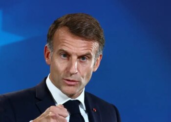 Le Figaro: Υπό ασφυκτική πολιτική πίεση ο Μακρόν μετά τις λεηλασίες και τα επεισόδια στη Γαλλία