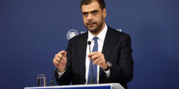 Μαρινάκης κατά αντιπολίτευσης για κοστολόγηση προγραμμάτων: Το ΠΑΣΟΚ του κ. Ανδρουλάκη παίζει πλέον στο γήπεδο των λαϊκιστών