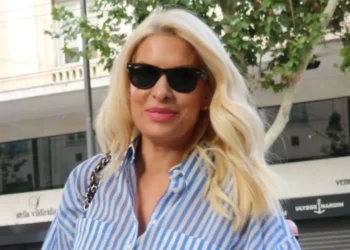 Ελένη Μενεγάκη: Φθινοπωρινή απόδραση μαζί με τον Μάκη Πανταζόπουλο στη Γαλλία