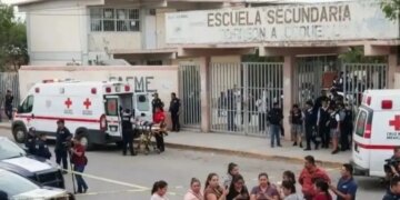 Φρίκη στο Μεξικό: Δύο 18χρονα αδέρφια εισέβαλαν στο παλιό τους σχολείο και σκότωσαν υποδιευθύντρια - Τραυματίστηκαν και μαθητές