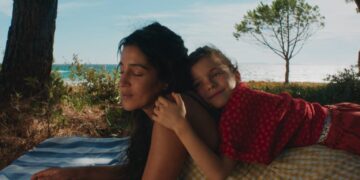 RFF 2026: «Violette»: Όταν η «Αμελί» συναντά τον θάνατο και χάνεται στις ιστορίες των άλλων