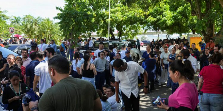 Σεισμός 7,6 Ρίχτερ στον Παναμά: «Η γη ακόμα κουνιέται, πρώτη φορά στη ζωή μου είδα κάτι τέτοιο» - Συγκλονίζει η μαρτυρία Έλληνα