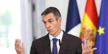 Politico: Ο Σάντσεθ στοχεύει στην επανεκλογή του με φόντο τη στεγαστική κρίση στην Ισπανία
