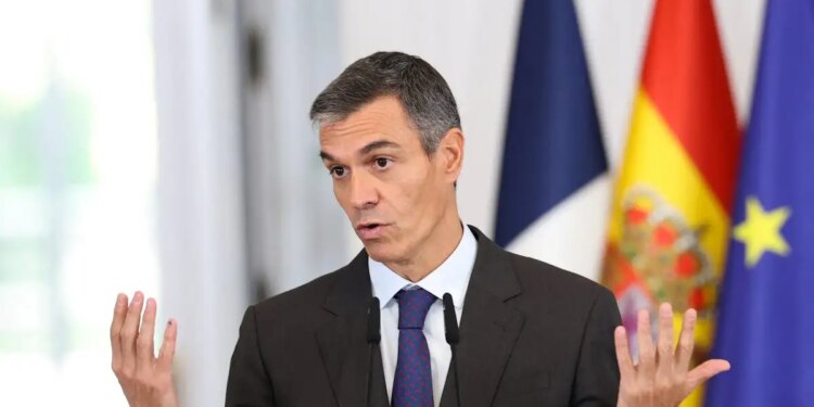 Politico: Ο Σάντσεθ στοχεύει στην επανεκλογή του με φόντο τη στεγαστική κρίση στην Ισπανία