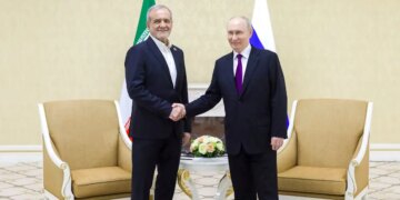 Πούτιν σε Πεζεσκιάν: «Θα κάνουμε ό,τι περνά από το χέρι μας για να συμβάλλουμε στο τέλος της σύγκρουσης Ιράν - ΗΠΑ»