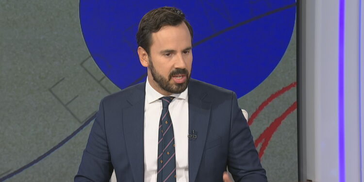 Ρωμανός στο ΕΡΤnews Radio 105,8: «Το διεθνές δίκαιο ακυρώνει το τουρκολιβυκό μνημόνιο» – Τι είπε για δημοσκοπήσεις και ακρίβεια
