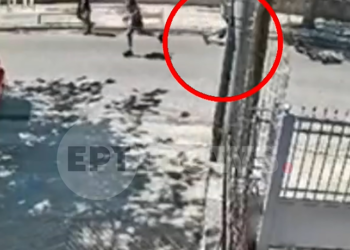 Σπείρα άρπαζε αλυσίδες από ηλικιωμένες σε Μαρούσι και Κηφισιά – Βίντεο ντοκουμέντο από την επίθεση σε 60χρονη