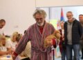 Σερβία: Άνοιξαν οι κάλπες για τις κρίσιμες βουλευτικές εκλογές - Ουρές στα εκλογικά τμήματα