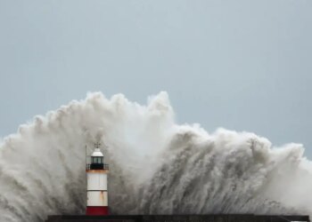 Κακοκαιρία στην Βρετανία: Ένας νεκρός στη Σκωτία από την καταιγίδα Boelo - Χιλιάδες σπίτια παραμένουν χωρίς ρεύμα