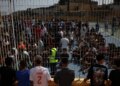Ισπανία: Χιλιάδες μετανάστες απομακρύνθηκαν από καταυλισμό στη Θέουτα και μεταφέρθηκαν σε δομή