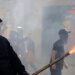 Χάος στην Αλβανία: Φωτιές στο υπουργείο Παιδείας και σε τράπεζα, μολότοφ και συγκρούσεις φοιτητών με την αστυνομία - Δείτε βίντεο