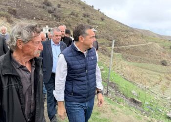 Περιοδεία Τσίπρα στο Ρέθυμνο: «Η πολιτεία πρέπει να σταθεί δίπλα στους παραγωγούς που επλήγησαν»
