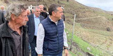 Περιοδεία Τσίπρα στο Ρέθυμνο: «Η πολιτεία πρέπει να σταθεί δίπλα στους παραγωγούς που επλήγησαν»