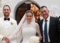 Νίκη Βρούτση και Αναστάσιος Πολίτης ενώ χορεύουν τις «Καμπάνες» του Κωνσταντίνου Αργυρού στο γαμήλιο γλέντι τους