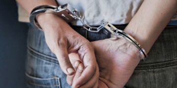 OΛMΕ: Ψηφίστηκε διάταξη που περιορίζει τις συλλήψεις εκπαιδευτικών με αυτόφωρη διαδικασία, για ζητήματα σχετικά με την άσκηση των καθηκόντων τους