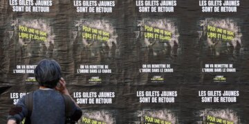 Γαλλία: Τα «κίτρινα γιλέκα» επιστρέφουν στους δρόμους και ενώνουν την οργή τους, με τους διαμαρτυρόμενους μαθητές