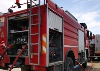 Πετρούπολη: Εμπρηστική επίθεση σε κατάστημα τυχερών παιχνιδιών